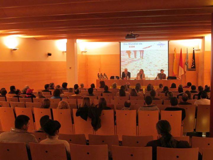 Entrega de premios día mundial del sida 2014 a la Cruz Roja